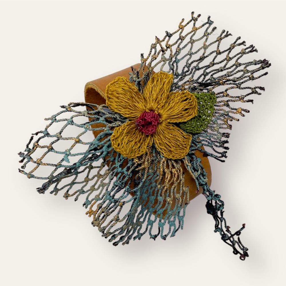 🛍️SALE🛍️ Handcrafted Bohemian Knitted Flower & Leather Cuff Bracelet - Picture 5 of 8